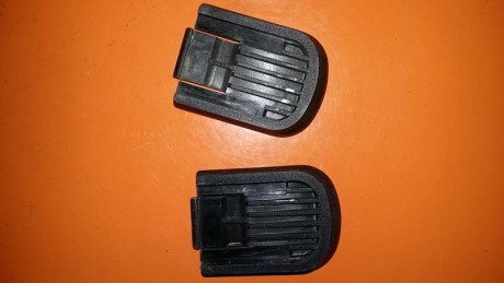 Bueno despues de haber vendido las armas de nuestro compañero fallecido... siguen saliendo cosas por los 40