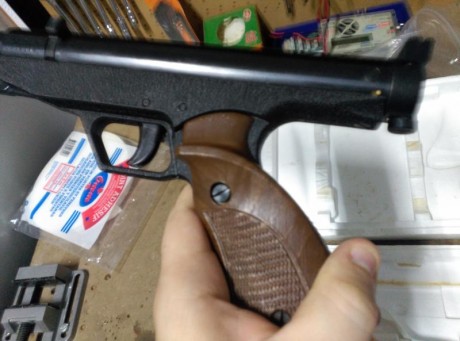 Hola,

Acabo de registrarme en el foro por un sólo hecho, he encontrado en mi casa una vieja pistola de 30