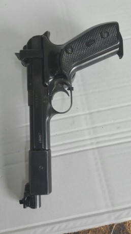 Un compañero del club vende esta Vostok .22 LR en muy buen estado de conservacion , esta completa , incluso 41