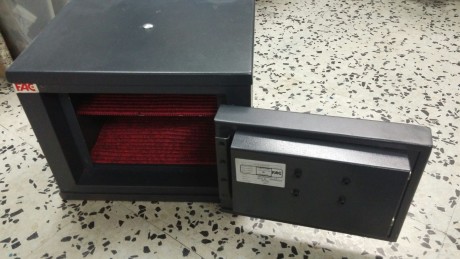 Vendo caja fuerte grado 3 para arma corta de la marca FAC mod Elite 12 su fecha de fabricación es del 02
