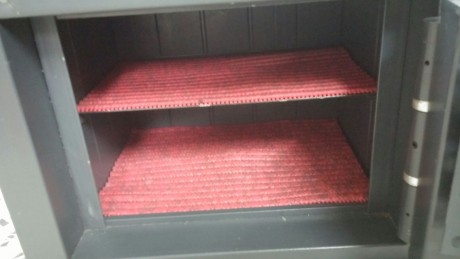 Vendo caja fuerte grado 3 para arma corta de la marca FAC mod Elite 12 su fecha de fabricación es del 01