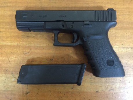 Vendo pistola Glock modelo 21 del calibre .45 ACP en estado inmejorable.Muy precisa y fiable. Es en tamaño 02