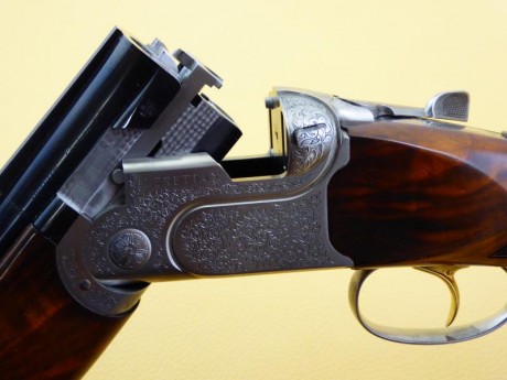 Magnífica Escopeta Superpuesta Marca Beretta,  Modelo Trident DT 10  versión L (Lujo).  Cañones de 76 01