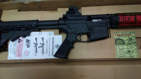 Vendo Smith &Wesson MP 15  del calibre 22 lr seminuevo,en su caja original ,esta de reestreno ha disparado 00