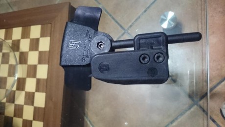 Vendo funda de IPSC de la marca HS, modelo CW5, válido para las pistolas tipo 1911, sólo usada un par 01