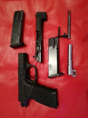 Buenas tardes compañeros, un amigo me a pedido que ponga a la venta su pistola Compact SP3 del calibre 12