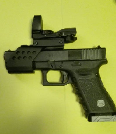 VENDO DOS SOPORTES PARA PISTOLA GLOCK, SON PARA PONERLE UN VISOR DE PUNTO ROJO.
junra007@gmail.com 01