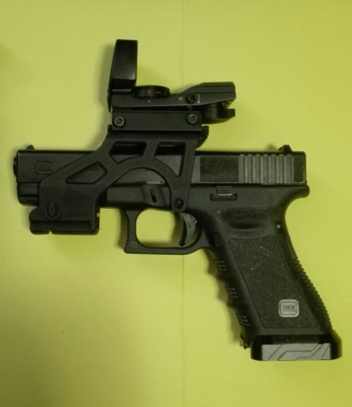 VENDO DOS SOPORTES PARA PISTOLA GLOCK, SON PARA PONERLE UN VISOR DE PUNTO ROJO.
junra007@gmail.com 10