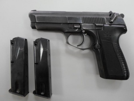 Un amigo vende su Llama M82 de calibre 9mm Pb.
Comprada en el año 1985 tiene el pabón original en el que 01