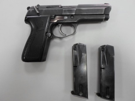 Un amigo vende su Llama M82 de calibre 9mm Pb.
Comprada en el año 1985 tiene el pabón original en el que 00