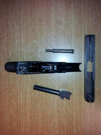 Vendo Glock 17 de 4 generación en perfecto estado, mejor que nueva, el arma no ha disparado ni tres cajas 32