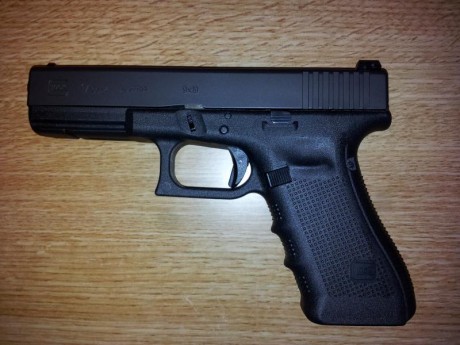 Vendo Glock 17 de 4 generación en perfecto estado, mejor que nueva, el arma no ha disparado ni tres cajas 31