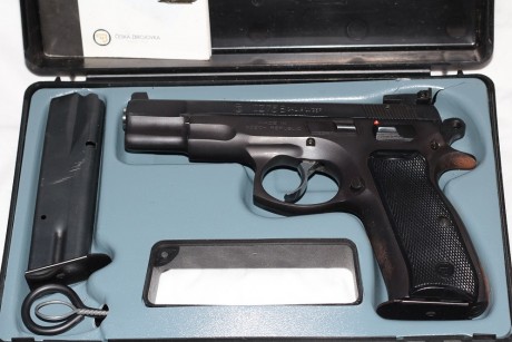 Vendo pistola CZ, comprada hace un año a ARMINSE, está puesta a punto para competición.
Perfecto estado, 02