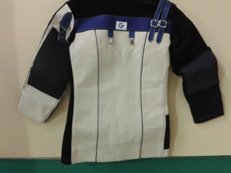 CHAQUETA TIRO OLIMPICO GEHMANN MOD. 404. Talla 48. En muy buen estado, casi nueva.
85€. 00