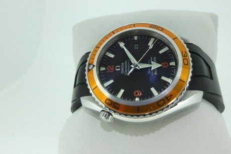 Pues eso, que vendo este OMEGA PROFESIONAL SEAMASTER PLANET OCEAN  Ref. 2908.50.91.
Es la versión de 45,5mm, 01
