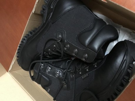 Vendo botas bestard asalto nuevas, nunca usadas lo mejor en botas tácticas.
Precio 95€ entrega en mano 01