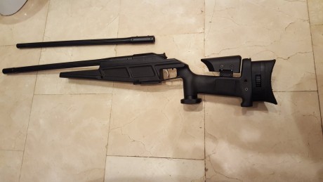 Un amigo me ha pedido que le ponga a la venta un Blaser R93 LRS2 de cal.308win con otro cañon adicional 10