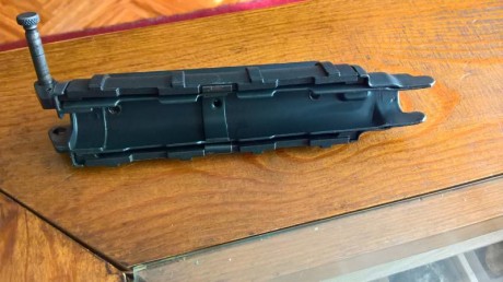 Se vende montura para visor scout.
Totalmente nueva. Se monta sustituyendo la parte superior del guardamanos 00