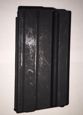 Se venden cargadores de acero inoxidable para rifles AR15 en calibre 6.8 SPC.
Los cargadores tienen capacidad 00