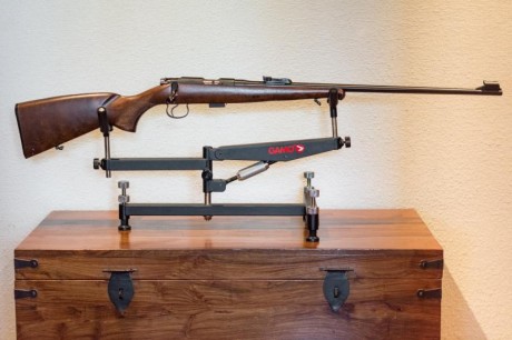 Hola buenas vendo CZ 452 calibre 22 lr esta intacto se disparo 3 veces . Se encuentra en Valencia 
Precio 01