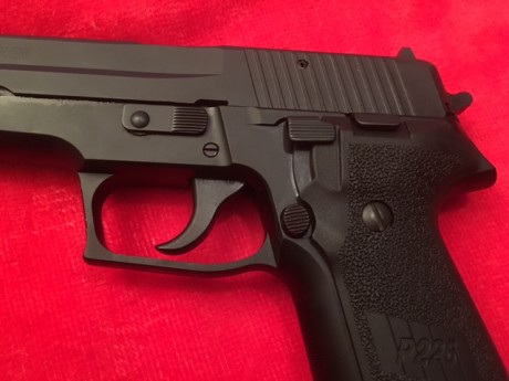 Saludos a la buena gente del foro. Pues eso vendo mi SIG SAUER P 226 DEL 9 MM PARA.
La he comprado hace 01