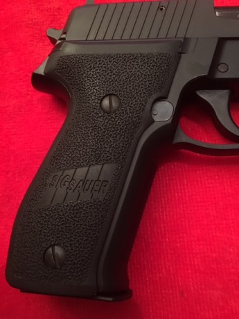 Saludos a la buena gente del foro. Pues eso vendo mi SIG SAUER P 226 DEL 9 MM PARA.
La he comprado hace 12