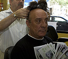Estimados usuarios,

Ya vamos recibiendo los regalos que los patrocinadores de la Quedada armas.es 2010, 60