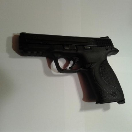 Vendo S&W MP9, con aproximadamente 150 tiros, por 350 €, con los portes incluidos a península. Si 01
