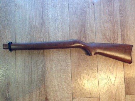 Vendo culata de madera original para carabina ruger 10/22

30.-€ portes incluidos 00