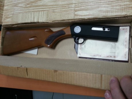 Hola, vendo carabina Franchi desmontable de un amigo. Lleva guardada en su caja muchos años. Esta nueva, 00