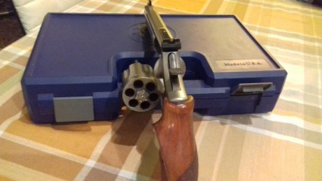 Hola a todos, al final he decidido vender esta maginifica joya del Performance Center de S & W de 00