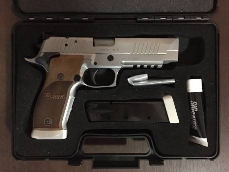 Hola buenas, un amigo me ha pedido que le ponga en venta estas armas por falta de tiempo para practicar 00