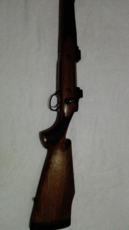 Buenas tardes.

Vendo rifle Sako con acción zurda en calibre 375 H&H, tiene base de monturas y freno 01