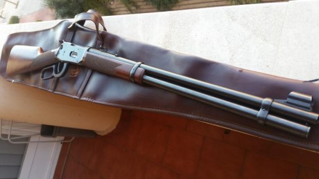 Vendo rifle de palanca Winchester 94AE, del calibre 30-30. Prácticamente sin uso, en perfecto estado de 00