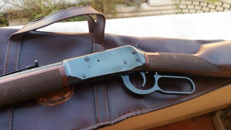 Vendo rifle de palanca Winchester 94AE, del calibre 30-30. Prácticamente sin uso, en perfecto estado de 11