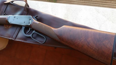 Vendo rifle de palanca Winchester 94AE, del calibre 30-30. Prácticamente sin uso, en perfecto estado de 10