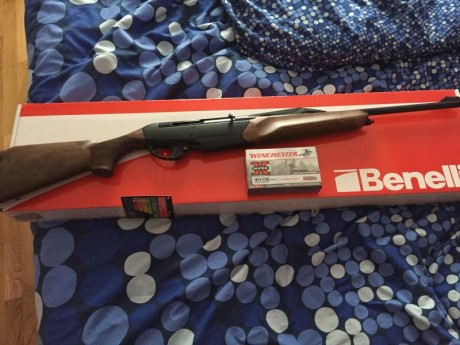 Vendo Benelli ArgoE calibre 30-06. Esta guiado en diciembre, es decir, NUEVO. 
No pongo fotos porque no 00