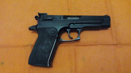 Vendo mi pistola STAR 30M, calibre 9 mm Parabelum, con un plus de un alza micrométrica LPA (propia para 01