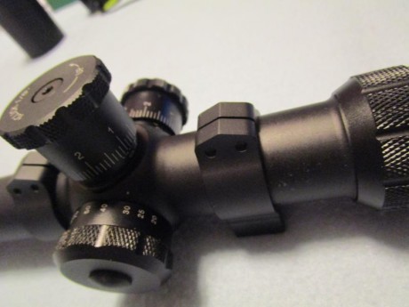 Visor MUELLER 8-32x44 TARGET americano con una calidad y unas lentes increibles con muy buena nitidez, 12