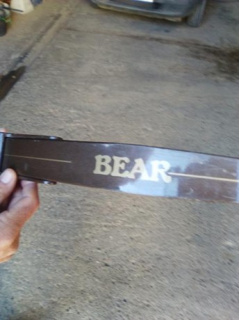 Pues eso otra pieza que va saliendo, buenas Navidades a todos, es un arco de poleas, Bear hunter, le faltan 10