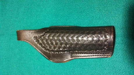 Vendo funda de cuero para pistola de 5 ''. El precio son 30 € más los portes.

 20161218_205018.jpg  20161218_205006.jpg 01