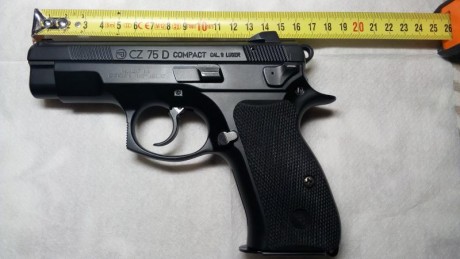 Hola. Vendo esta pistola muy bien conservada, precisión excelente, dos cargadores de 14 disparos, armazón 01