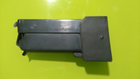 Hola:  Me he encontrado en un cajon un cargador de la Parnidi HP32 y otro de una Colt Target 22. Como 00