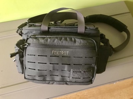 Pues nada, estoy haciendo limpieza de equipo, y vendemos esta tremenda bolsa/riñonera en cordura 500, 02