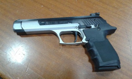 Vendo pistola Ceska calibre 22 completamente nueva por abandono de la actividad. 
Precio 175€.
Teléfono 00