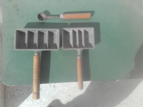 Horno para fundir plomo marca Lee.
Usado pero en buenas condiciones 
El hornillo esta en Jerez 30