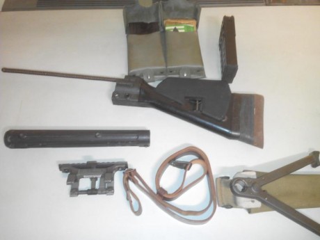 por desprenderme de mi cetme vendo todo el lote de accesorios
culata y guardamanos sintetico en negro 00