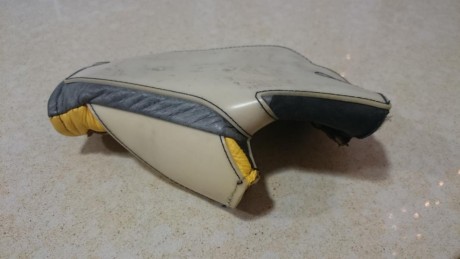   V E N D I D O  

Vendo guante de la marca "Kurt Thune", talla "S", usado, pero en 00