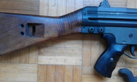 Vendo Cetme C, calibre 307 Win., va con dos cargadores uno de tres y otro de cinco, correa de tres puntos, 82