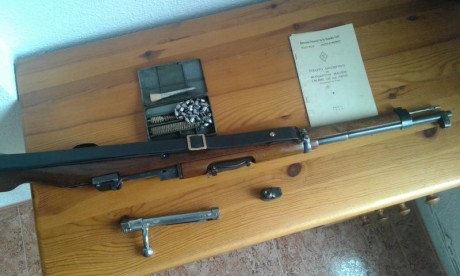 Hola en principio desearos a todos un feliz año 2017.-
     Luego ofreceros la venta de un precioso mosqueton 01